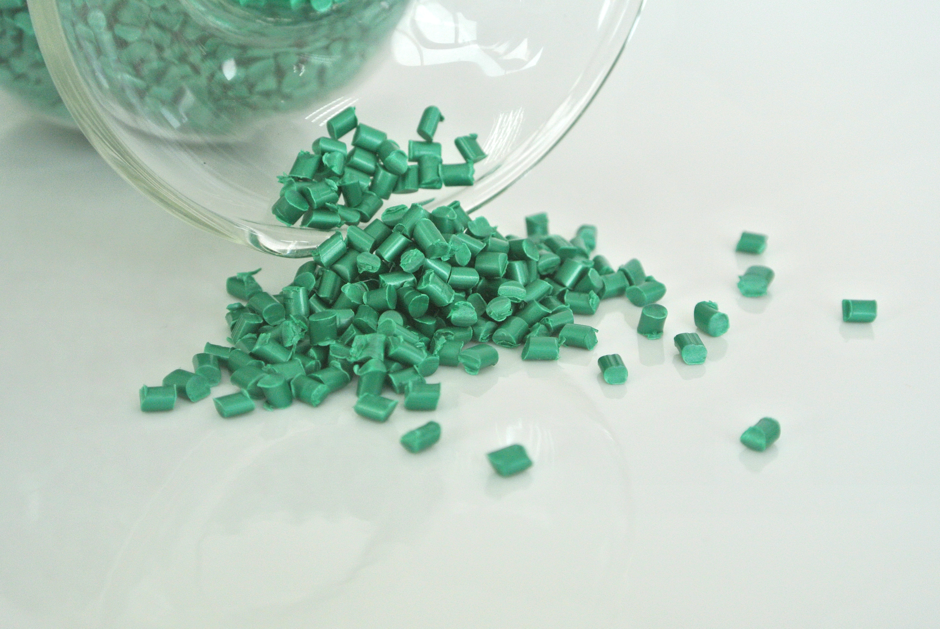 注塑件混色嚴(yán)重時(shí)的解決措施與調(diào)機(jī)技巧